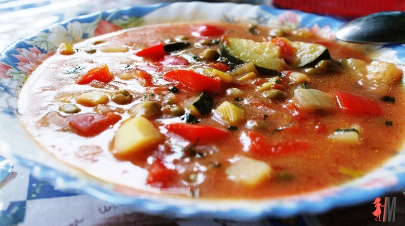 Zupa pomidorowa z papryką – przepis