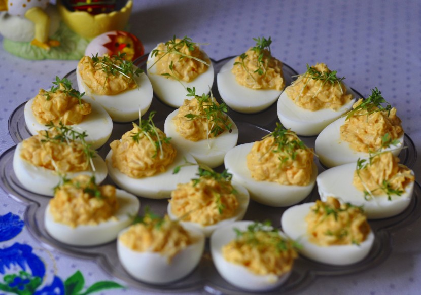 Jajka faszerowane przepis – pomysł na Wielkanoc